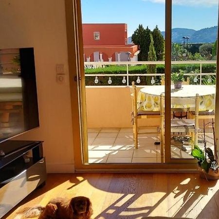 Chambre Lit 2 Personnes Dans Appartement Du Logeur Mandelieu Exteriör bild