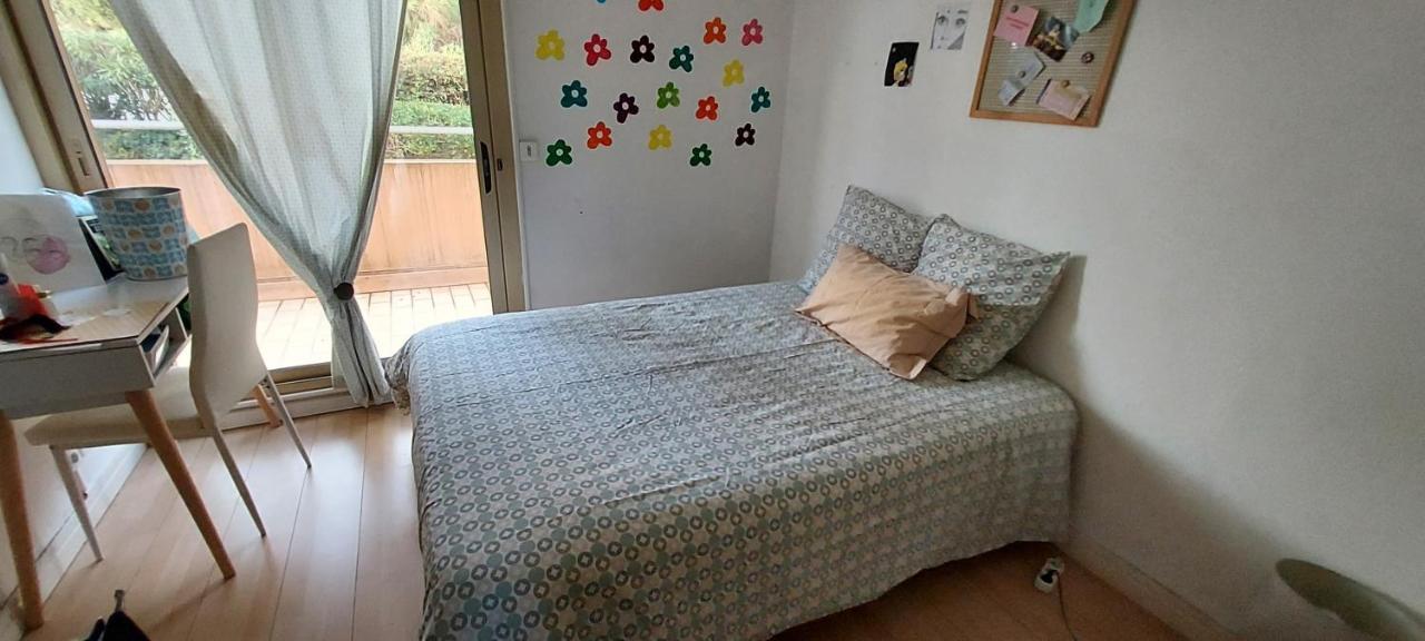 Chambre Lit 2 Personnes Dans Appartement Du Logeur Mandelieu Exteriör bild